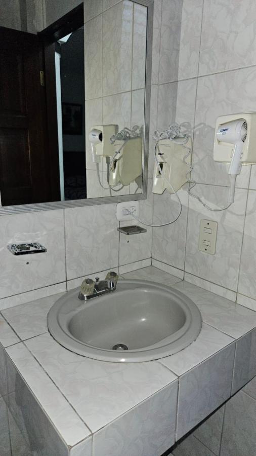 הרדיה Hotel Valladolid מראה חיצוני תמונה