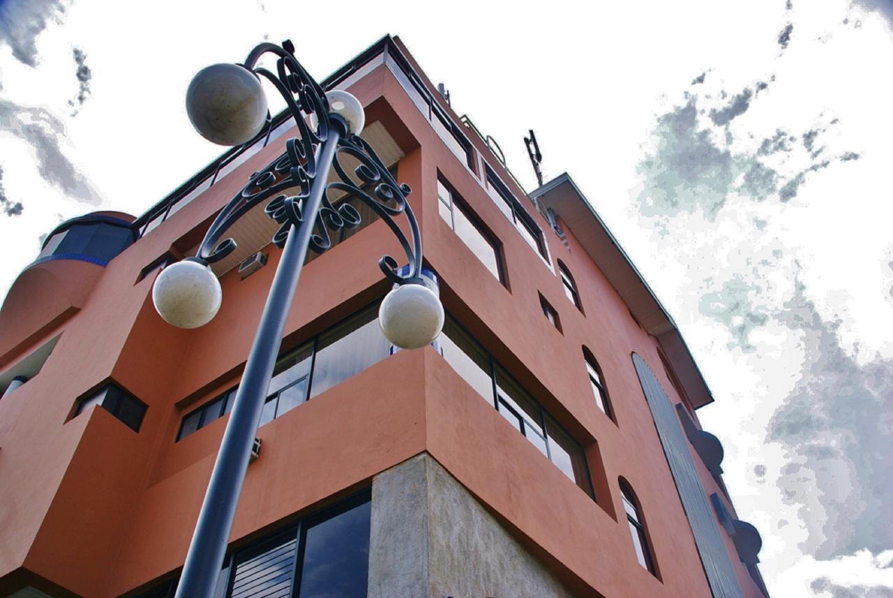 הרדיה Hotel Valladolid מראה חיצוני תמונה